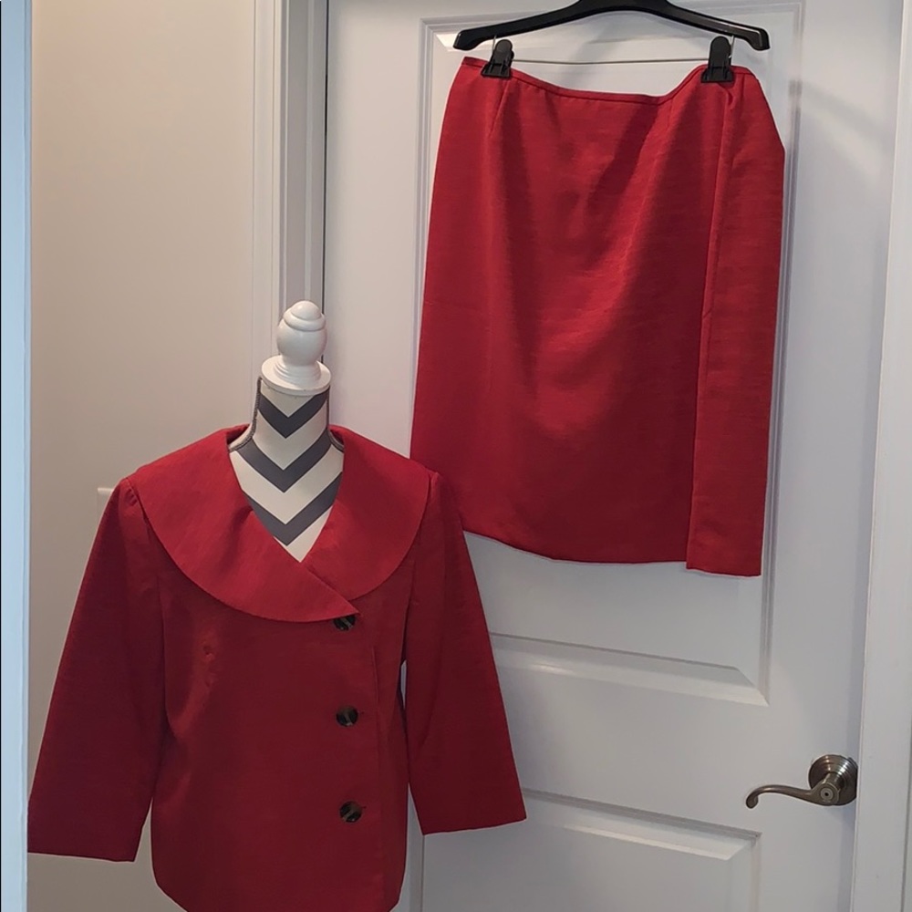 NWT Isabella SkirtSuit - Sz 18